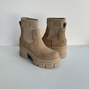 UGG BROOKLYN CHELSEA MUSTARD SEED WATERPROOF PLATFORM BOOTS US 9